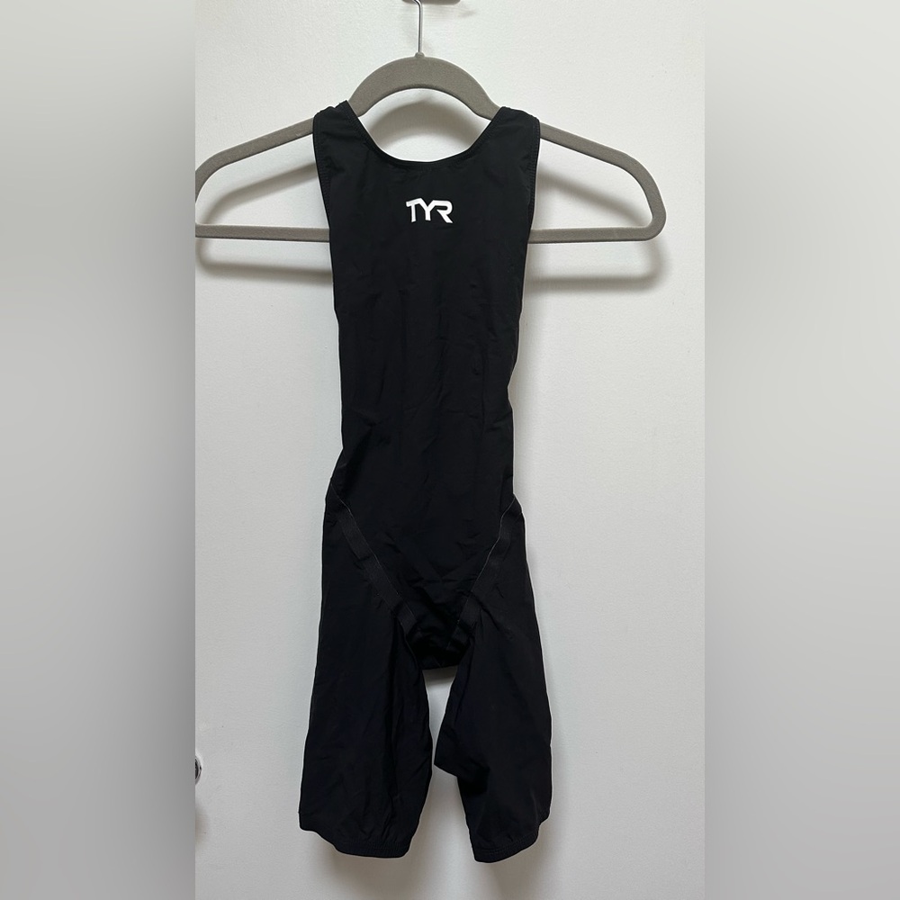 TYR Tech Swim Suit Avictor The Ultimate Advantage   Women Size 26L